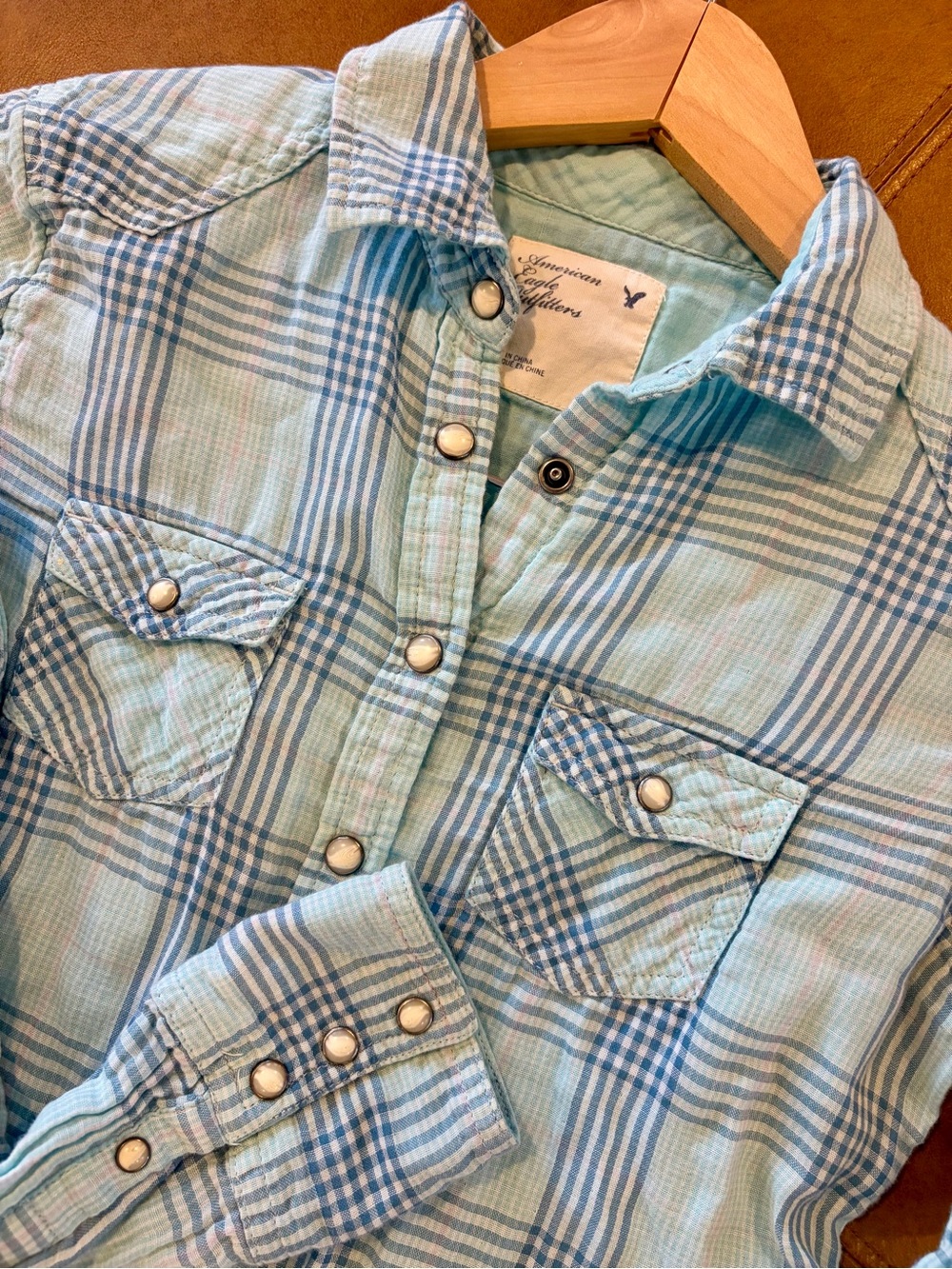 Women’s American Eagle Outfitters Light Blue Plaid Button-Down Shirt Size 2